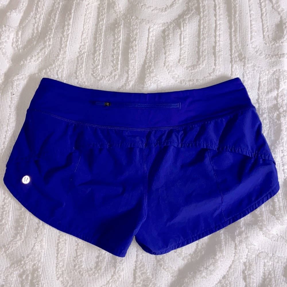 Brand new 2.5” Lulu speed up shorts